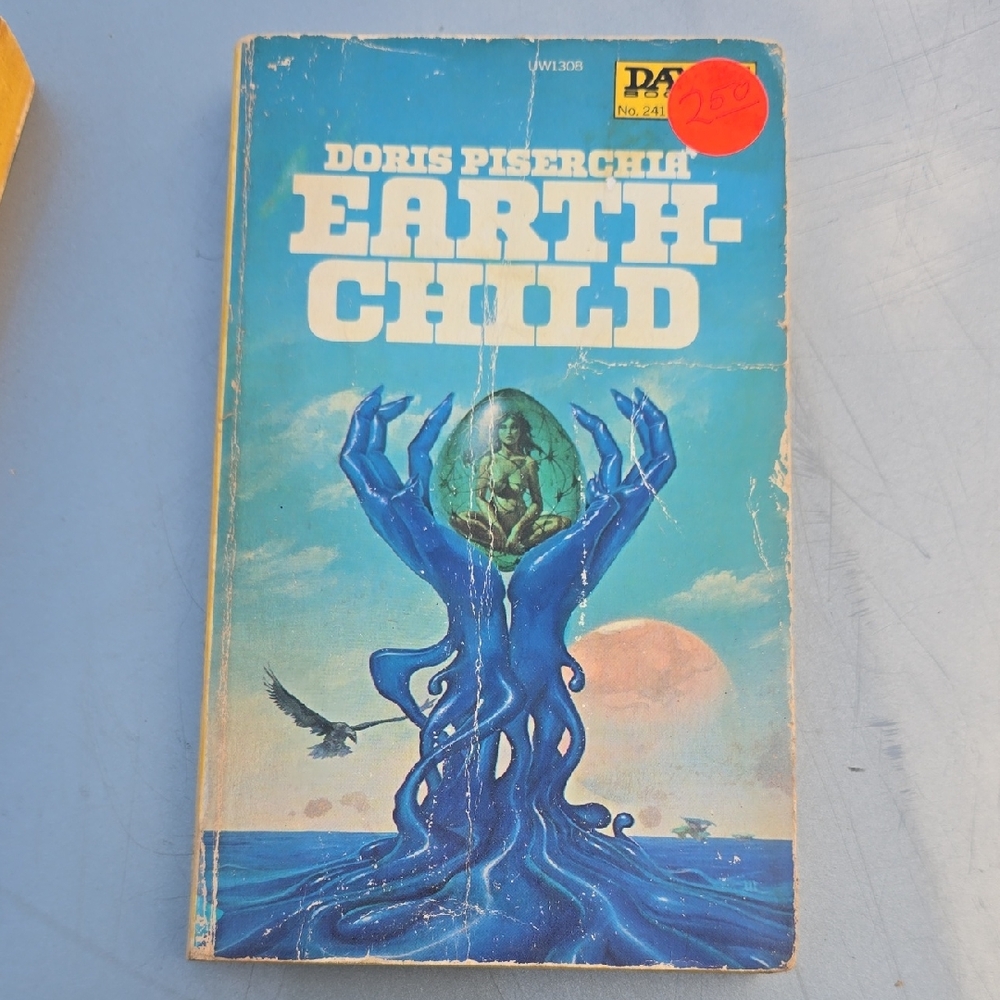 Earthchild Doris Piserchia Sci Fi 1st Printing 1977 Daw Books No 241 Paper Back